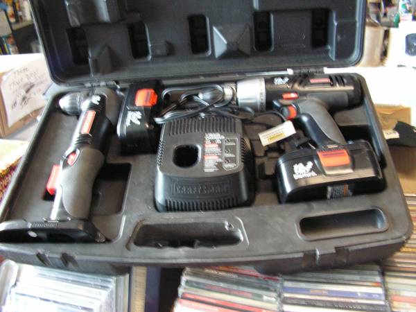 Craftsman 19.2 Volt Drill and Angle Drill SET 1