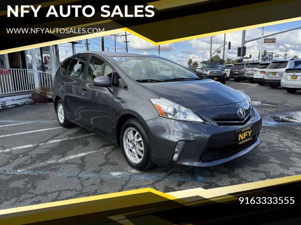 2014 Toyota Prius v Two 4dr Wagon 1