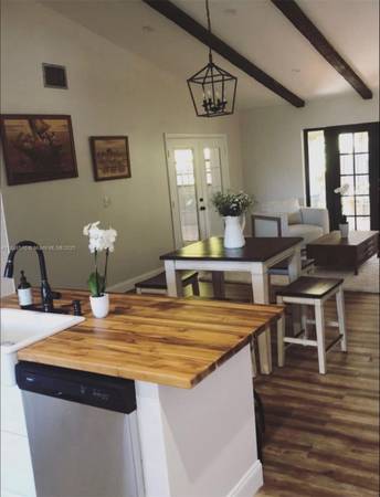 $3,100 / 2br - Casa en renta house for rent (Miami)64001846362883124