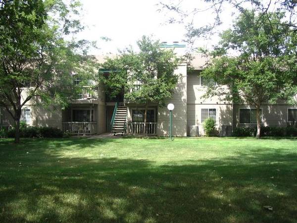 $1,950 / 1br - 727ft2 - On-Site Laundry Facility, Gated Entrances/Controlled Access (Elk Grove)63844737726979120