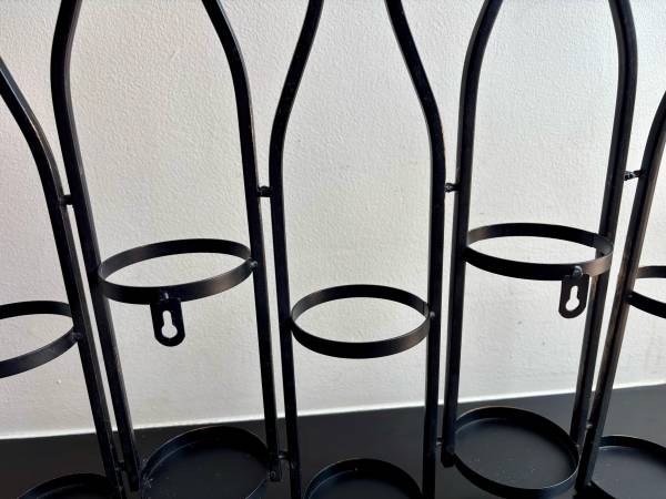 5 botellas de estante de pared para vino - $5 (Upper East Side)63435960689153123