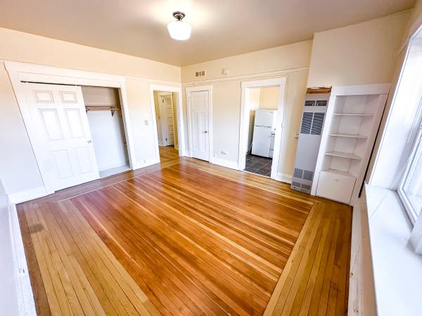$1,295 / 483ft2 - ONE MONTH FREE!!! Available Studio in Capitol Hill - St Florence Apts (Seattle)63910063801091123