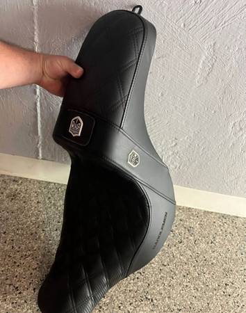 Saddlemen Sde pro with backrest 1