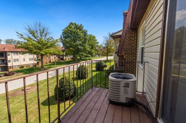 $1,300 / 1br - 1 BD, listo para cable, ubicado en Lochearn! (6810 Lantern Hill Dr, Lochearn, MD)63694537164929121