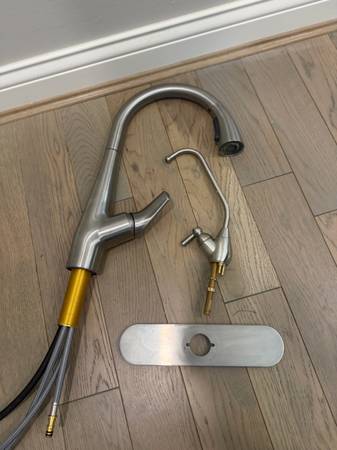 Kohler Stainless Pull-Down Kitchen Faucet & Drink Faucet in great shape! 1