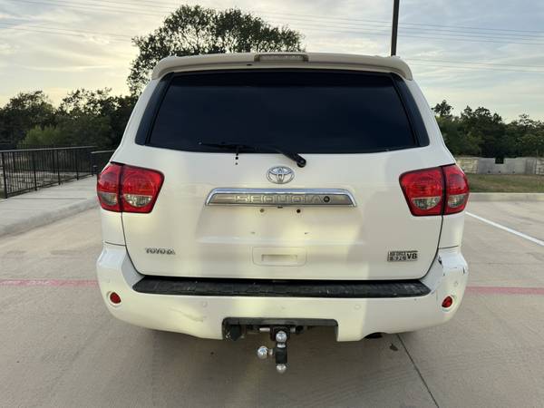 2008 TOYOTA SEQUOIA LIMITED 5.7L V8 RWD 202K MILES LEATHER CLEAN TITLE - $8,450 (Austin)63439683112193124