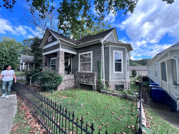 $3,100 / 3br - 2386ft2 - Own This Home! Rent-to-Own / Lease-Option – Historic St. Elmo – $3,100/mo (Chattanooga – St. Elmo)63993079943938121