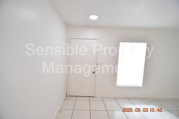 $1,395 / 2br - 920ft2 - 6618 N Church Ave #B ~ 1st Floor Unit!!! ~ (Tampa)63991086386178122