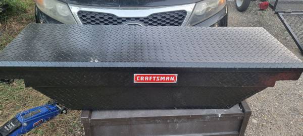 Truck bed toolbox, mid-size, obo 1