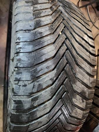 2x 245x45r19 Michelin cross climate winter 1