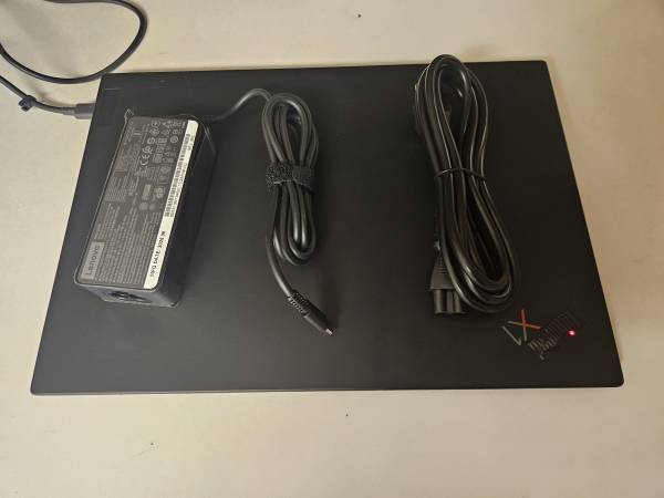 Lenovo ThinkPad X1 Carbon Slim i7 16gb Ram 3.0ghz 512gb NVMe Drive 14" Screen 1