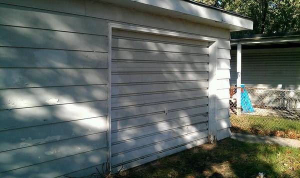 $300 / 650ft2 - 3 Car Garage with lighting and light electric (Hessville)64201221412354120