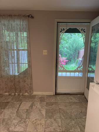$1,150 / 1 dormitorio - Hermoso sótano (Germantown)