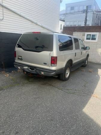 2005 ford excursion - $2,000 (East Boston)63615408909699121