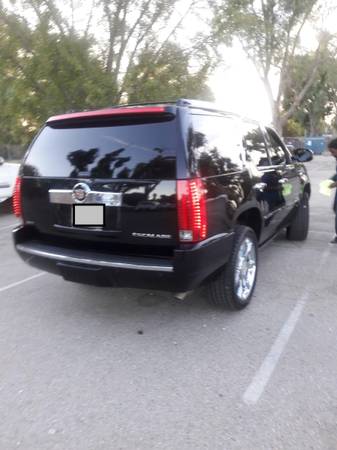 Used 2012 Cadillac Escalade Luxury - $17,00063470047131779121