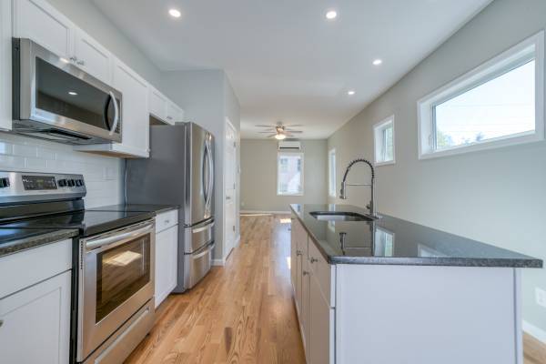 $700 / 1br - 800ft2 - Spacious 1 Bed/1 Bath in Trafford Westmoreland County (Trafford)64013533334403122