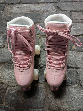 Pink Roller skates 🩷🩷 1
