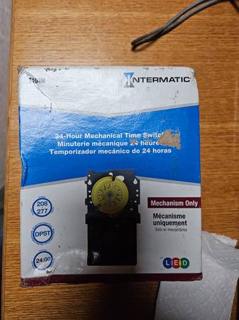 Intermatic T104M 24hr time switch 1