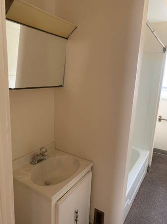$1,100 / 1br - 1 Bedroom with All Utilities Included & High Speed Internet!!! (Syracuse)63982835061890124