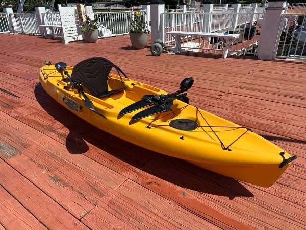 Hobie Pedal Kayak con propulsión Mirage Drive 180 hacia adelante y reversa con aleta plegable - $750 (Hollywood, Florida)63471414603267122