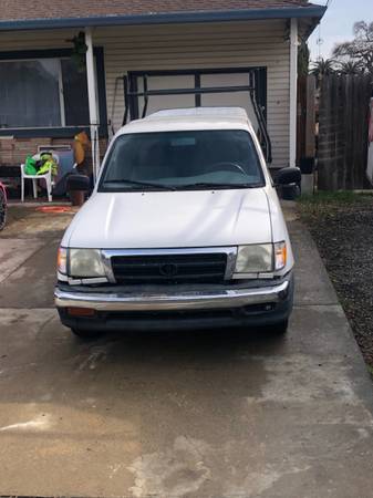 2000 Toyota Tacoma Extra Cab 1