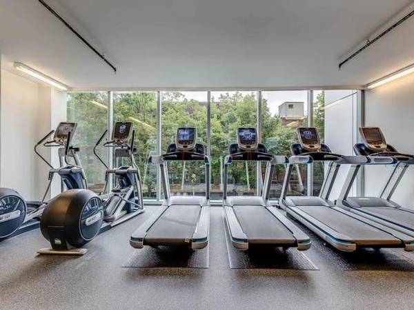 $2,145 / 1br - 556ft2 - Wall-to-wall Plank Wood Flooring, Chef-style Kitchens, 24-hour Dog Run (Steps Away From The Pike Place Market & All Seattle Gem)63934551081859122