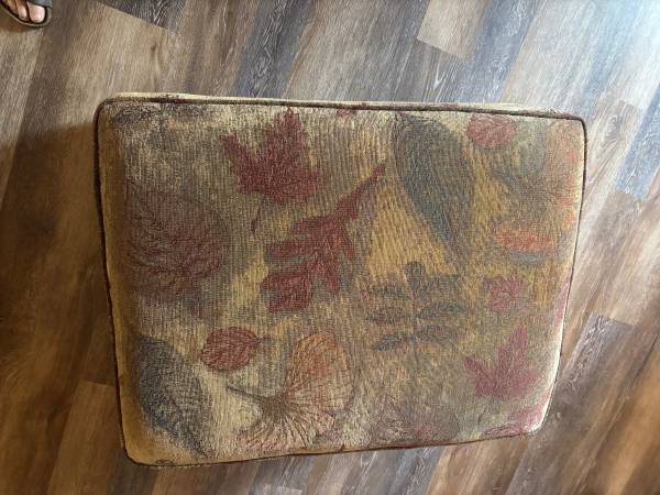 Storage ottoman w matching pillow 1