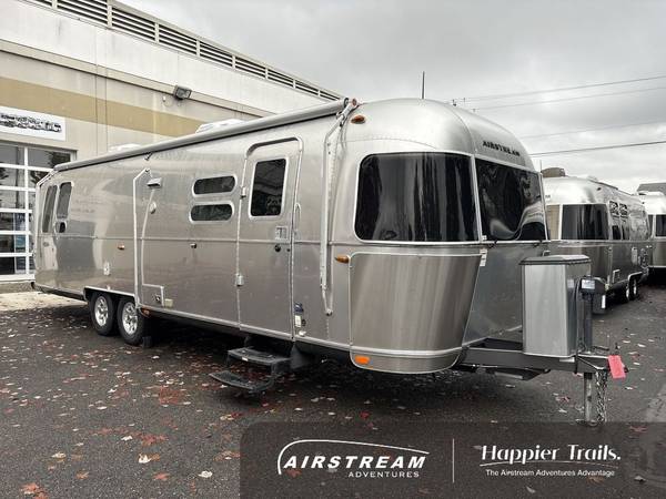 2016 Airstream Flying Cloud  Travel Trailer Trailer 1