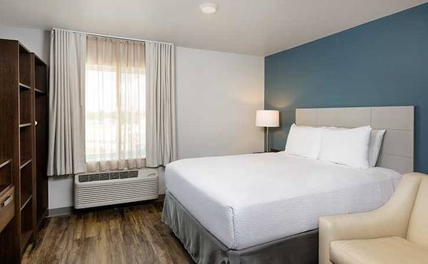 $1,120 / 1br - Affordable Living: Clean, Secure, with Kitchen (18028 US-59, Humble, TX)63906679112834124