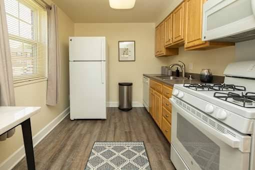 $1,735 / 2br - 950ft2 - 2 BD, Estacionamiento fuera de la calle, Admite mascotas (24 Colony Hill Ct, Baltimore, MD)63694591227139121
