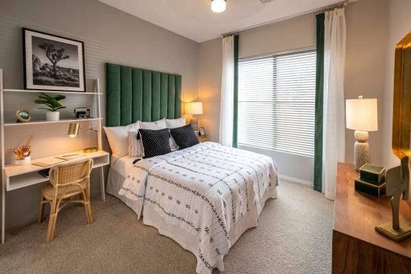 $2,700 / 3br - 1469ft2 - In Gilbert, Tech Packages Available, 3/BD64047708521090122