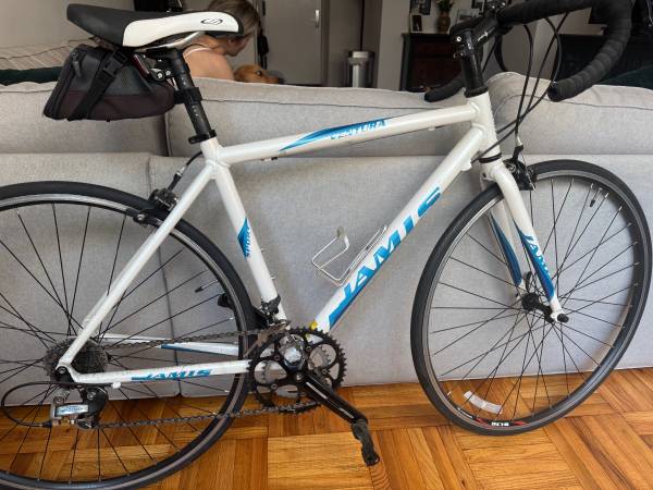 Jamis Ventura Road Bike 1