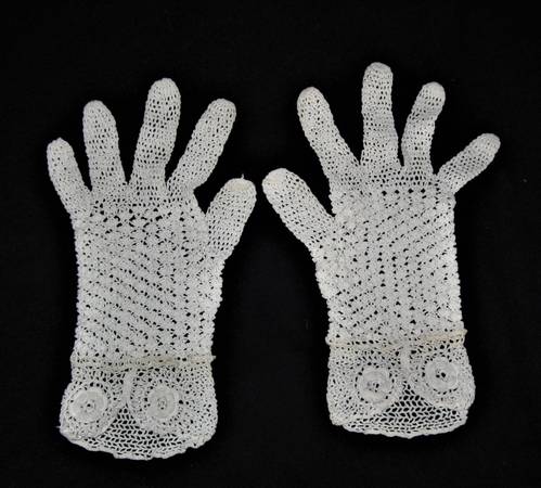 Lace Gloves 1