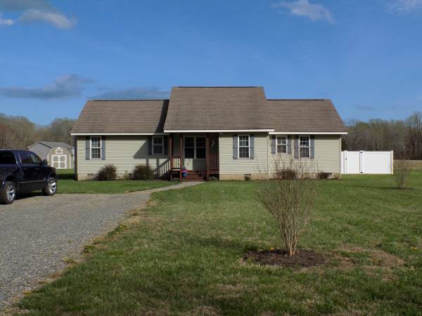 $299,900 / 3br - 1616ft2 - Well maintained Ranch on an acre lot! (Burgess)63882464634627120