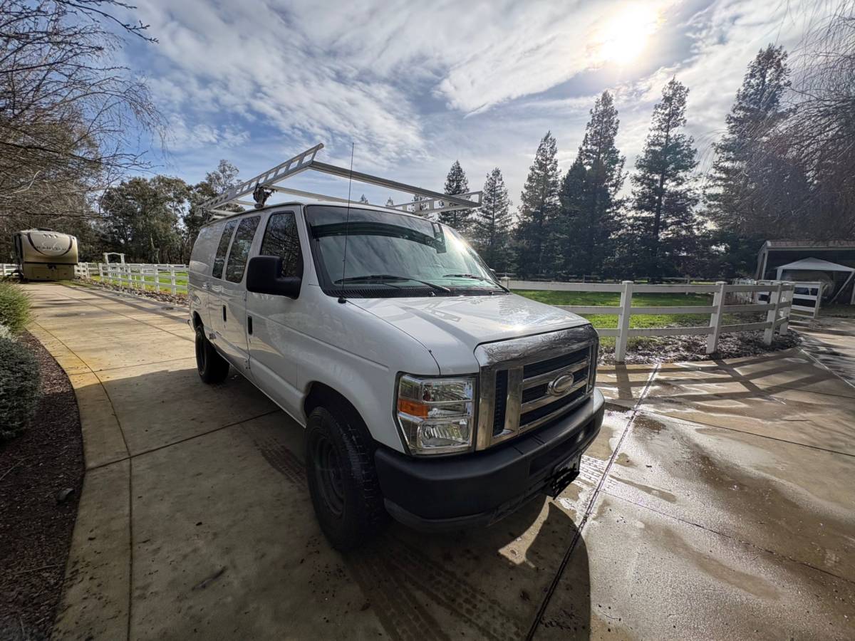 Ford E250 Econoline Cargo Van