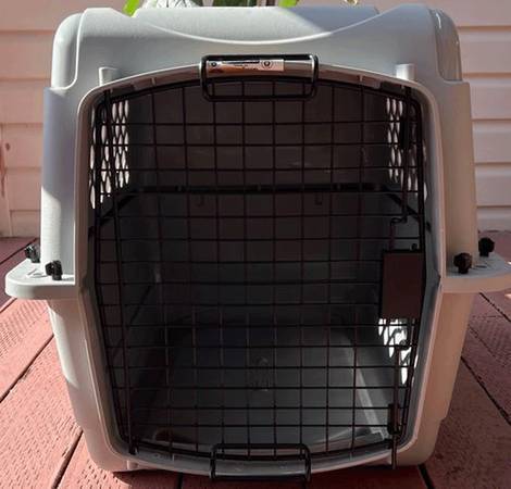 Extra large pet carrier 1