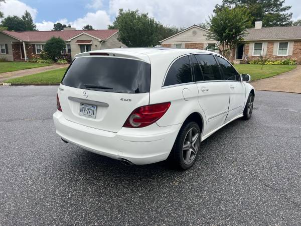¡DEBO VENDER HOY! MERCEDES BENZ R350 4MATIC DEL 2006, 150 MIL MILLAS, FUNCIONA EXCELENTE - $2.500 (Virginia Beach)63611918780801124