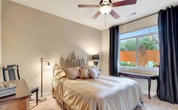 $500 / 3br - Habitación en alquiler en casa tranquila – Todos los servicios incluidos (Lake Travis)64024342689795120