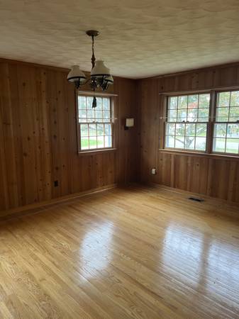 $2,495 / 4br - 1485ft2 - Charming 4 Bedroom 2 Bath Brick Rancher with Garage (Henrico)64027111040258123