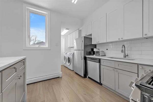 $6,500 / 3br - No Fee! Stunning 3 Br * 2 Baths apartment with Astoria Park Views (ASTORIA)63945496250499124