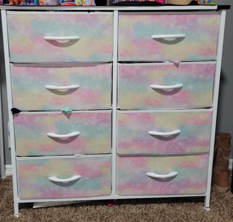 Dresser 1