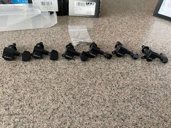 Jackson branded tuners 1