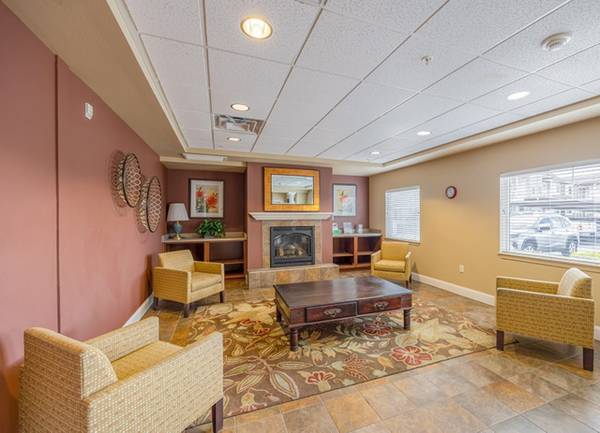 $940 / 1br - Ceiling Fan, Full Size Washer and Dryers, Senior Center (2250 Cougar Drive, Laughlin, NV)63618517266433122