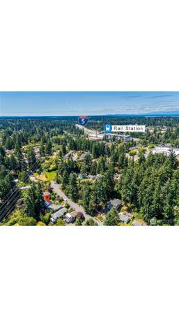 $2,300 / 2br - 1100ft2 - 2bed 1bath House (Shoreline)63811610653699121