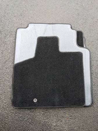 NEW Chrysler Town & Country 2008-16 Factory Original Carpet Floor Mats 1
