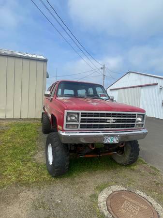 1989 Chevy suburban - $3,500 (Astoria)63618519127553120