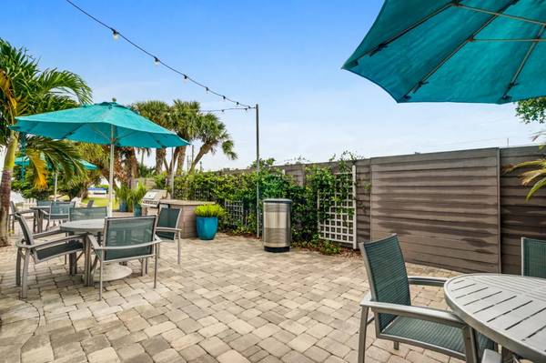 $1,780 / 1br - 627ft2 - Spooktacular Special Move In Today Pay No Rent Till November (South Pasadena, FL)63991085809667124