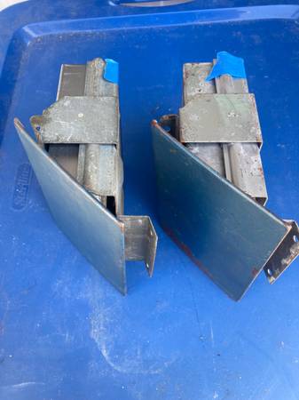(2) 1966-67 OLDSMOBILE CUTLASS-F85 DASH ASHTRAY + BRACKET 1