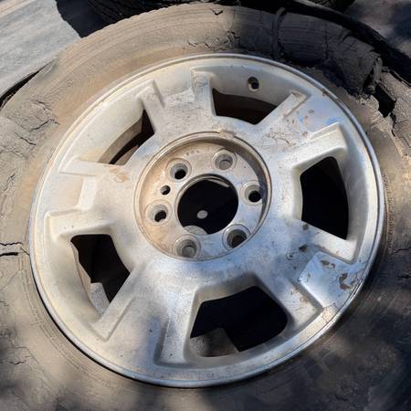 Ford F-150 wheel - 6 lug 1