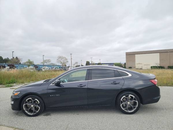 Sedán Chevrolet Malibu LT 2022, color metálico Ash oscuro - $19,900 (san jose sur)63613246911363123